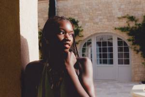 Everly MBOYA LOUBASSOU - The pictures by everly